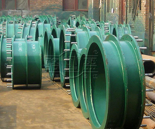 遼寧省撫順市新?lián)釁^(qū)柔性人防套管生產(chǎn)現(xiàn)場